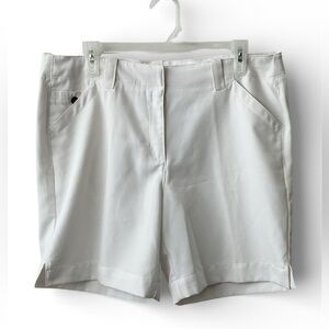 ⛳️ PGA Tour Women's Classic White Bermudas - Size 12